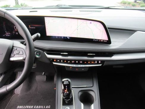 Certified 2025 Cadillac XT4 Premium Luxury image 21