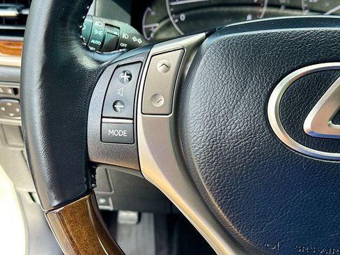 Used 2015 Lexus ES 350 w/ Luxury Package FWD image 33