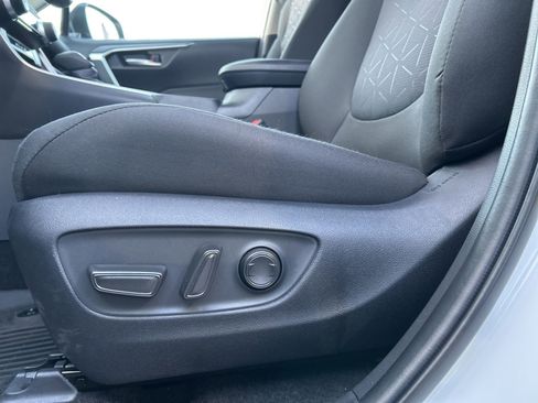 Used 2025 Toyota RAV4 XLE image 10
