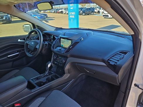 Used 2019 Ford Escape SE image 19