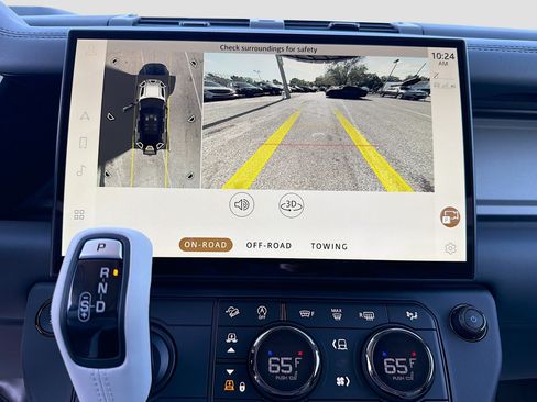 New 2026 Land Rover Defender 110 OCTA image 32