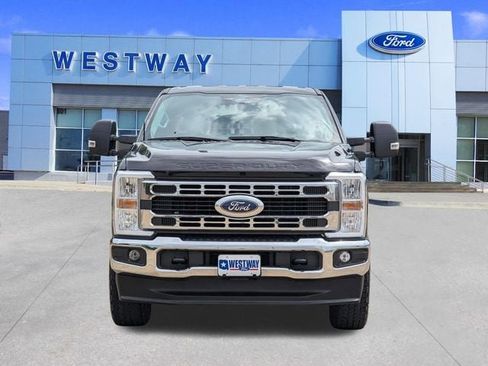 Used 2024 Ford F250 XLT w/ FX4 Off-Road Package AWD/4WD image 8