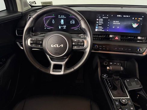 Used 2025 Kia Sportage EX image 12