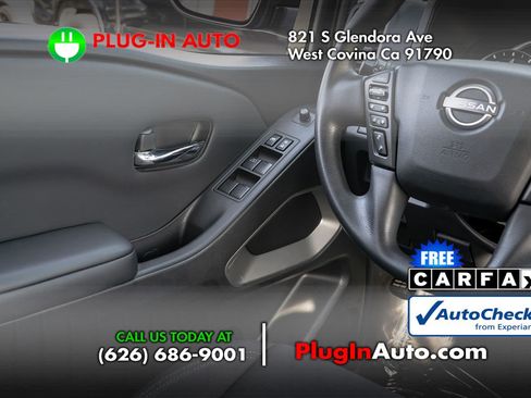 Used 2024 Nissan Frontier SV image 11