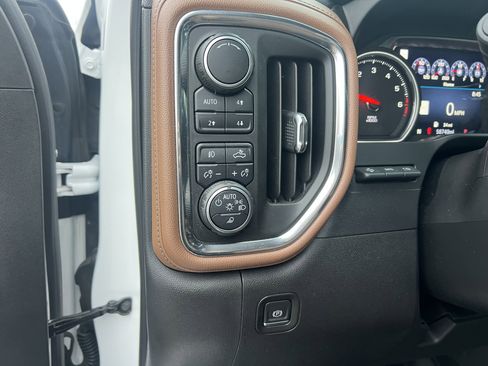 Used 2019 Chevrolet Silverado 1500 High Country w/ Technology Package image 17