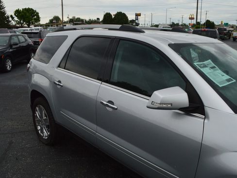 Used 2017 GMC Acadia Limited SLT AWD/4WD image 4