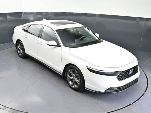 Used 2023 Honda Accord EX image 25