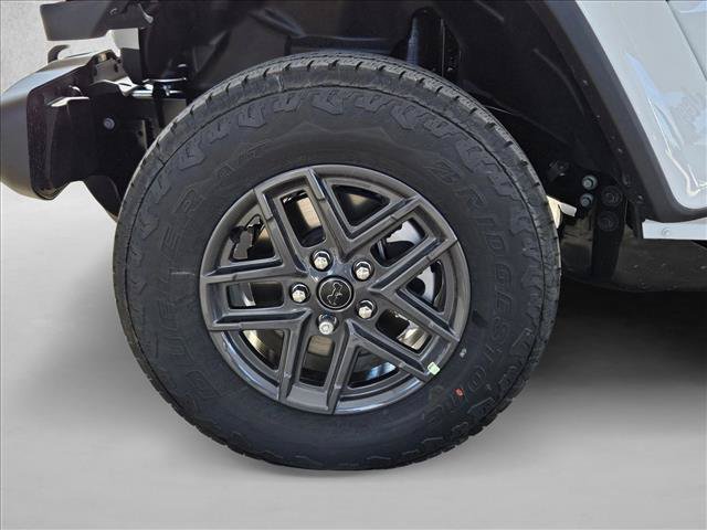 New 2026 Jeep Gladiator Sport AWD/4WD image 10