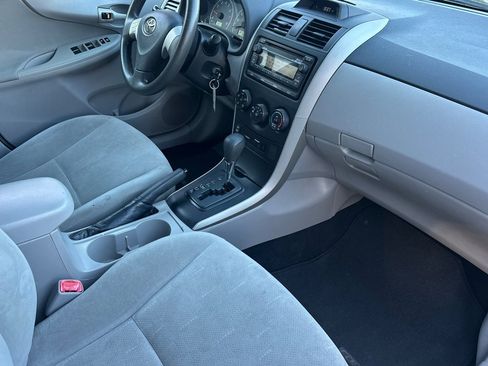 Used 2012 Toyota Corolla L image 18