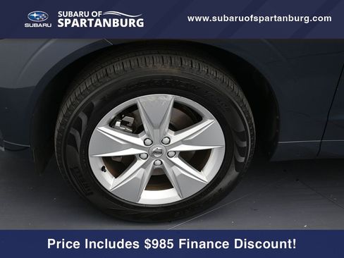 Used 2022 Volvo XC60 B5 Momentum image 9