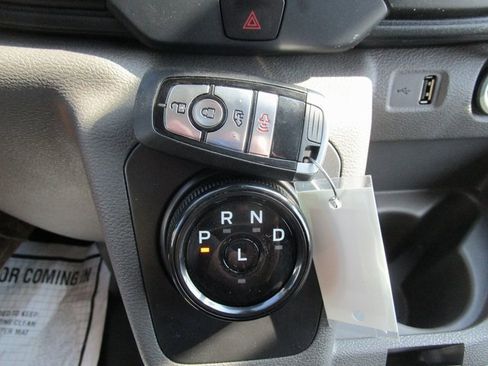 Used 2025 Ford E-Transit Low Roof w/ Load Area Protection Package image 30