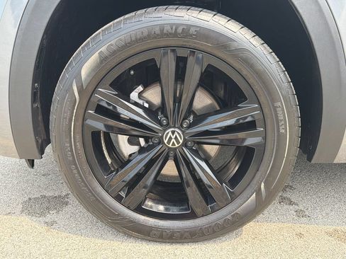 Certified 2023 Volkswagen Atlas SEL R-Line AWD/4WD image 35