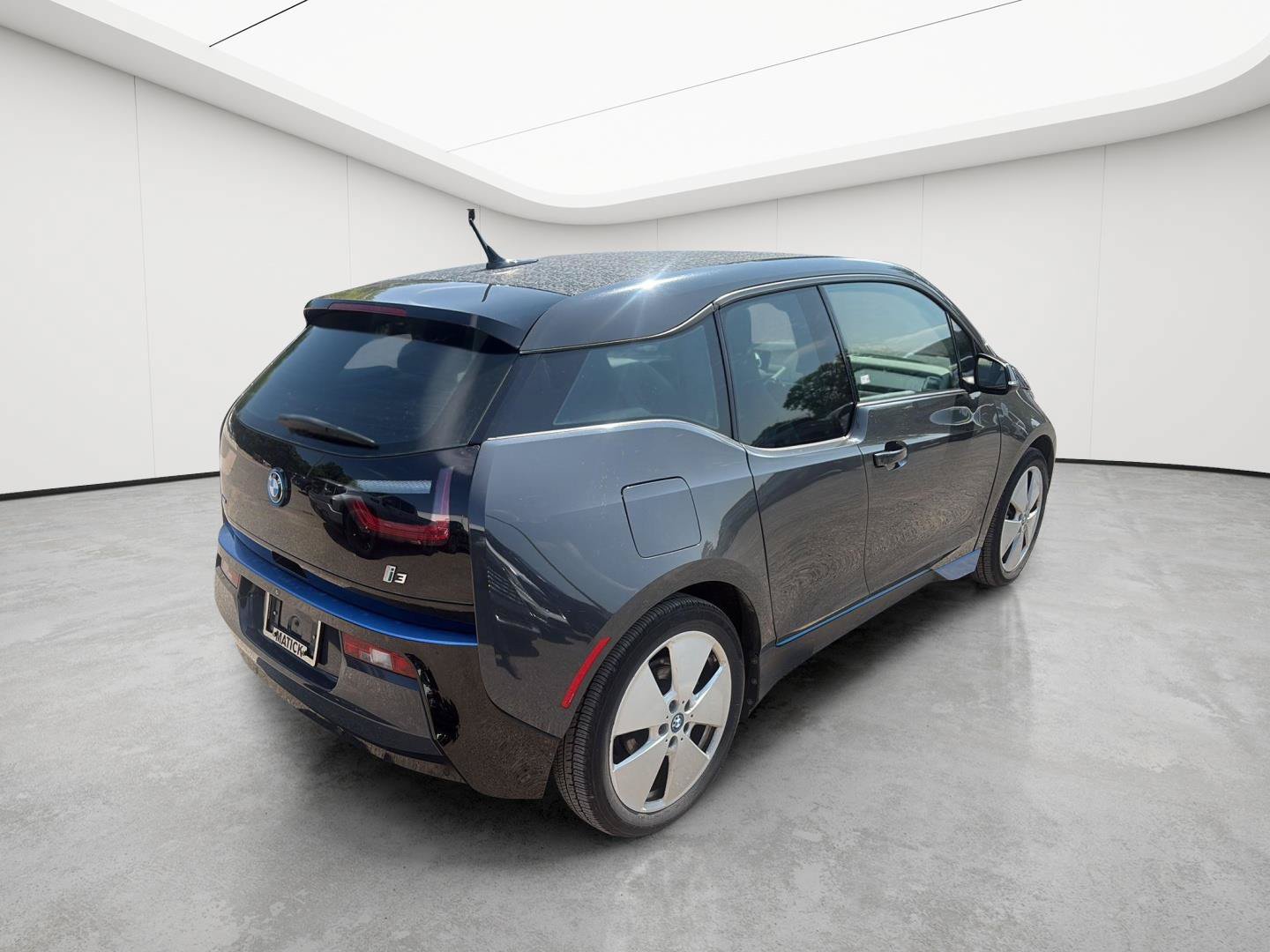 Used 2014 BMW i3 RWD image 4