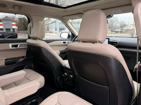 Used 2020 Ford Explorer Limited image 33