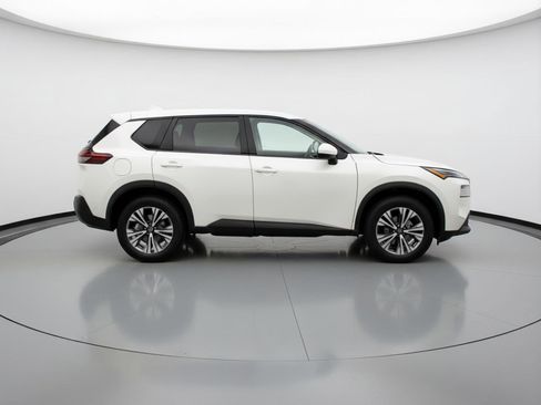 Used 2023 Nissan Rogue SV image 11
