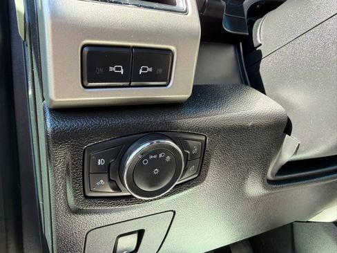 Used 2017 Ford F150 Lariat w/ Equipment Group 502A Luxury AWD/4WD image 24
