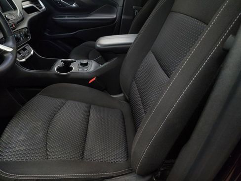 Used 2022 GMC Terrain SLE w/ Driver Convenience Package image 16