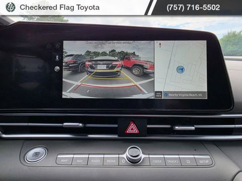 Used 2024 Hyundai Elantra SEL w/ Convenience Package FWD image 17