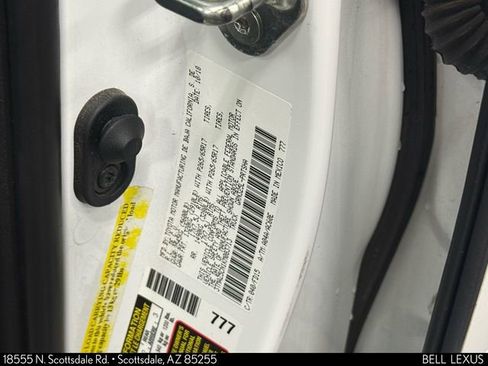 Used 2019 Toyota Tacoma TRD Sport w/ Technology Package image 32