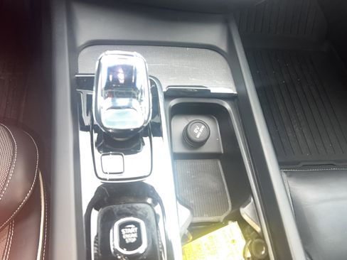 Used 2024 Volvo S60 B5 Plus w/ Climate Package image 15