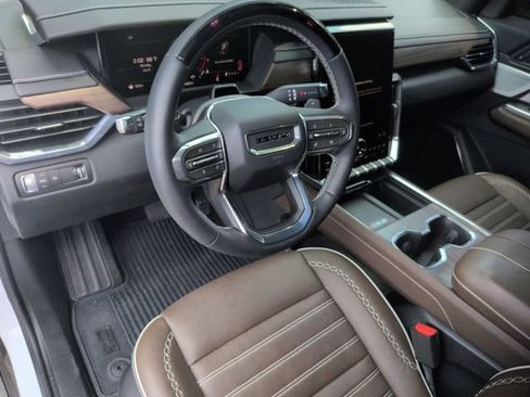 Used 2026 GMC Acadia Denali Ultimate w/ LPO, All-Weather Package FWD image 15