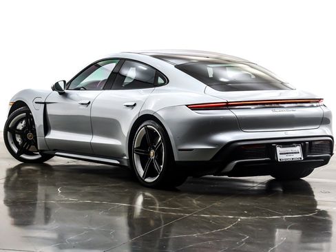 Used 2022 Porsche Taycan image 13