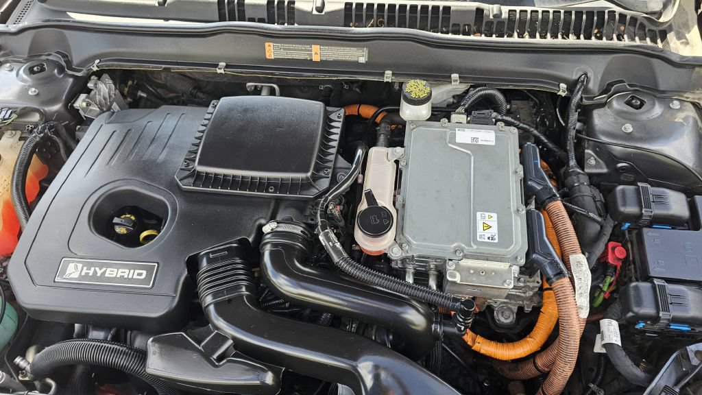 Used 2018 Ford Fusion SE w/ Equipment Group 601A FWD image 12