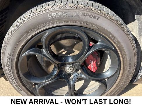 Used 2022 Alfa Romeo Stelvio Veloce image 7