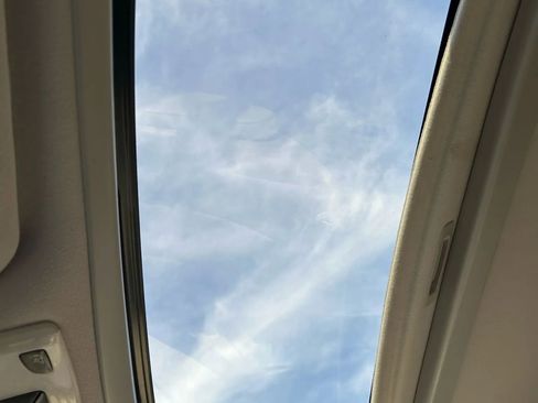 Used 2012 Toyota Sienna XLE image 10