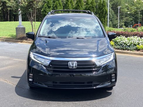 Used 2023 Honda Odyssey Elite image 3