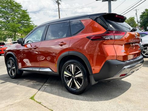 Used 2022 Nissan Rogue SL w/ SL Premium Package image 5