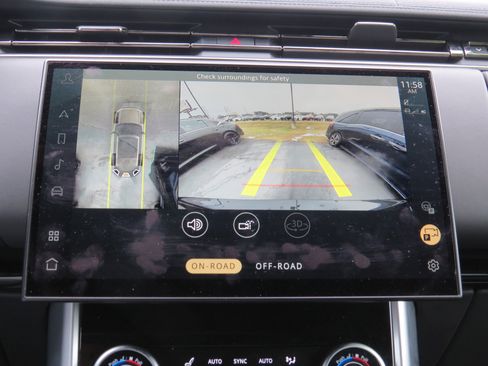 Used 2023 Land Rover Range Rover SE image 27