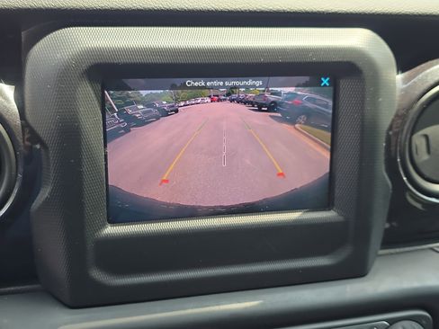 Used 2021 Jeep Wrangler Unlimited Sport AWD/4WD image 21