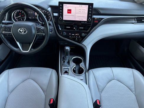 Used 2022 Toyota Camry XLE FWD image 16