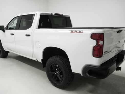 Used 2019 Chevrolet Silverado 1500 Custom Trail Boss w/ Custom Convenience Package image 5