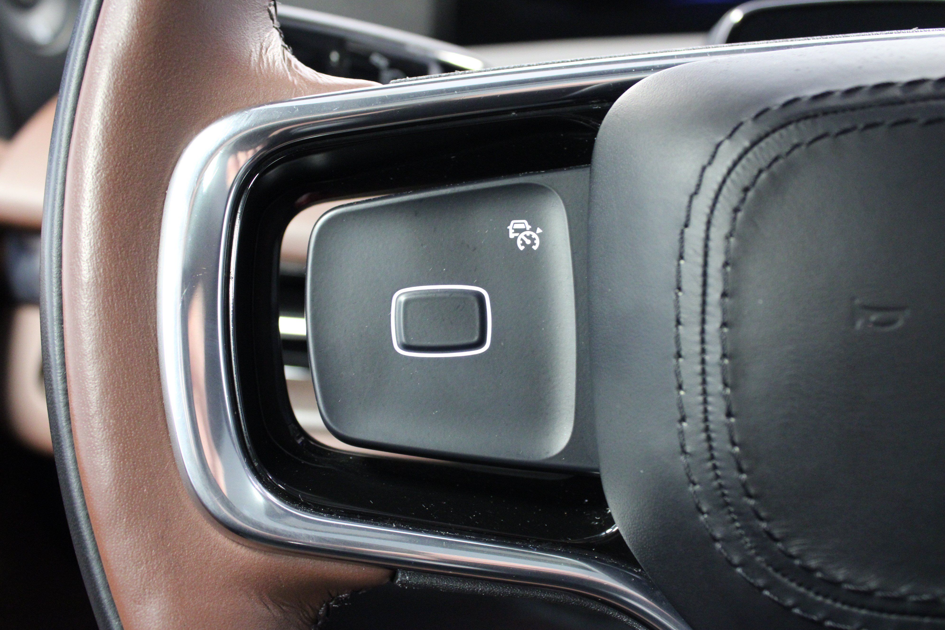 Used 2025 Lincoln Navigator Reserve AWD/4WD image 21