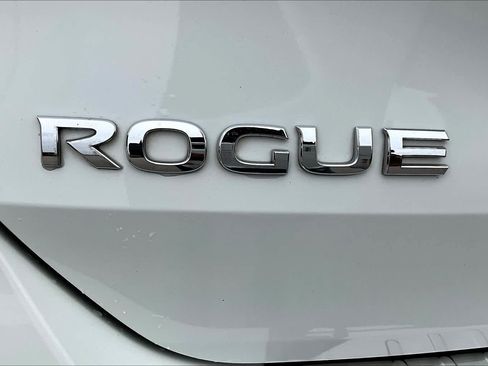 Used 2019 Nissan Rogue SV FWD image 10