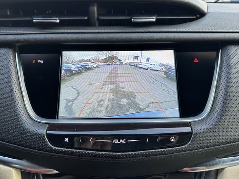 Used 2018 Cadillac XT5 FWD image 18