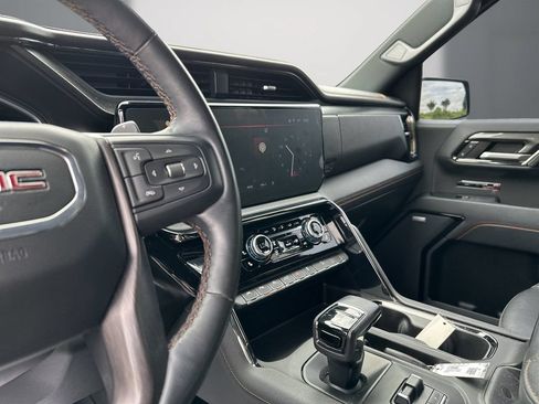 Used 2023 GMC Sierra 1500 AT4 w/ Technology Package AWD/4WD image 16
