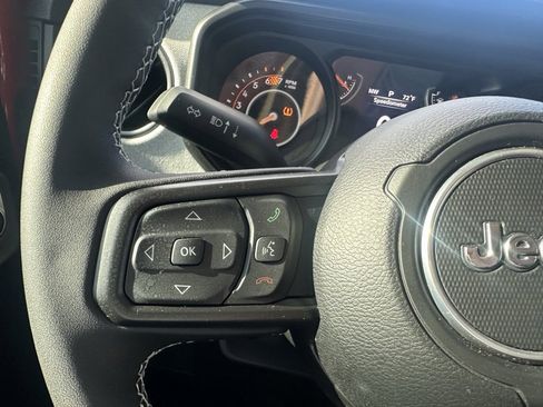 Used 2025 Jeep Wrangler Sport S image 7