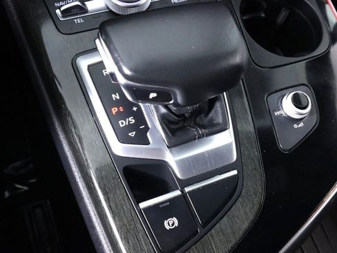 Used 2018 Audi Q7 3.0T Prestige w/ Prestige Package AWD/4WD image 25