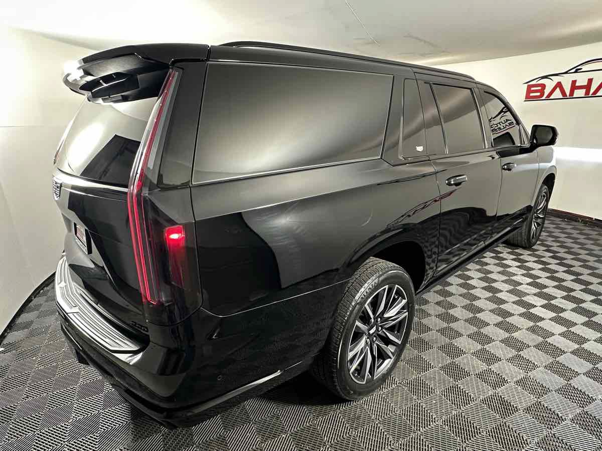 Used 2021 Cadillac Escalade ESV Sport Platinum AWD/4WD image 9