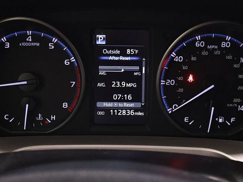 Used 2018 Toyota RAV4 LE w/ Carpet Mat Package AWD/4WD image 21