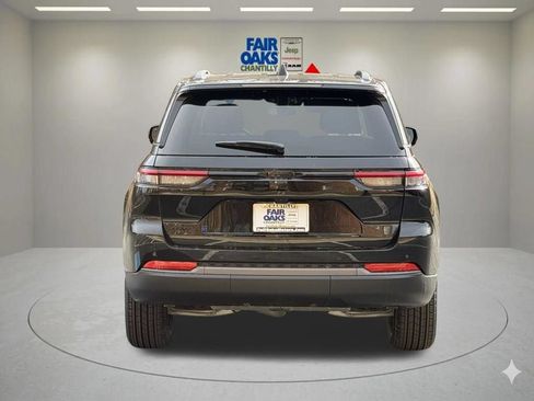 New 2026 Jeep Grand Cherokee Altitude AWD/4WD image 8