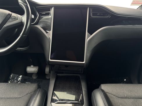 Used 2018 Tesla Model X 75D AWD/4WD image 11