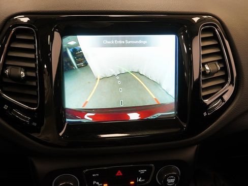 Certified 2021 Jeep Compass Limited w/ Sun and Sound Group image 35