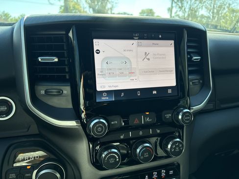 New 2026 RAM 1500 4x4 Crew Cab image 28