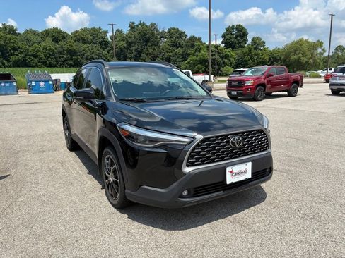 Used 2022 Toyota Corolla Cross XLE AWD/4WD image 1