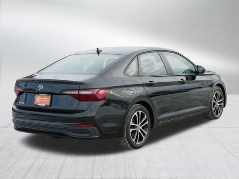 Certified 2022 Volkswagen Jetta Sport image 7