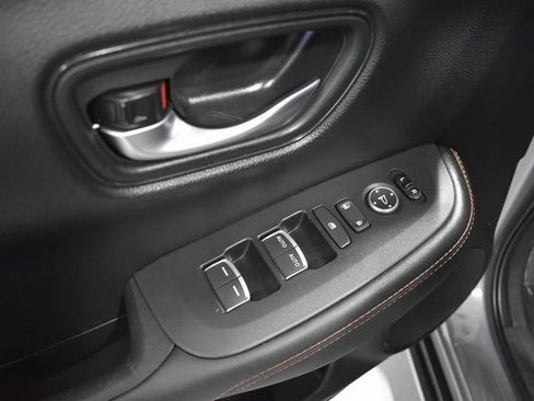 Used 2025 Honda HR-V Sport image 15